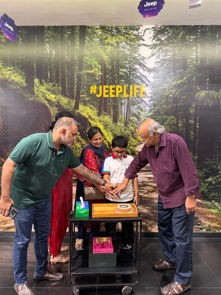 CelicaJeep's tweet image. Welcome to the Jeep Brotherhood, Mr. Abhik Chowdhury
Thrilled to deliver your brand-new Jeep Compass from Celica Jeep Kolkata.
Here&apos;s to conquering new trails and living the #JeepLife to the fullest. 🚙💨#OIIIIIIIO

📞 Book your test drive: +91 75950 65526