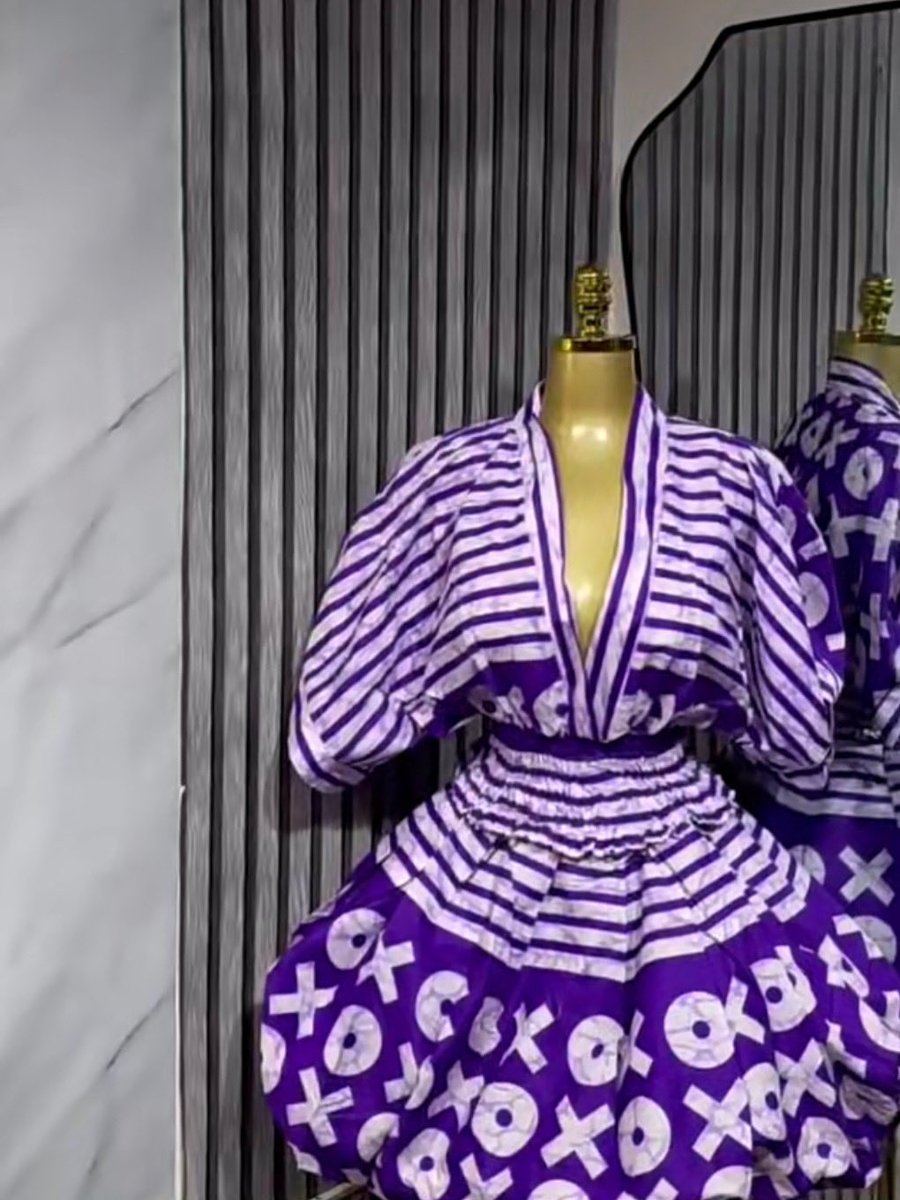 Smokey two piece skirt. 
Size :6-14
Price :12k
Location :Abuja 
Pls help Rt 🙏🏾