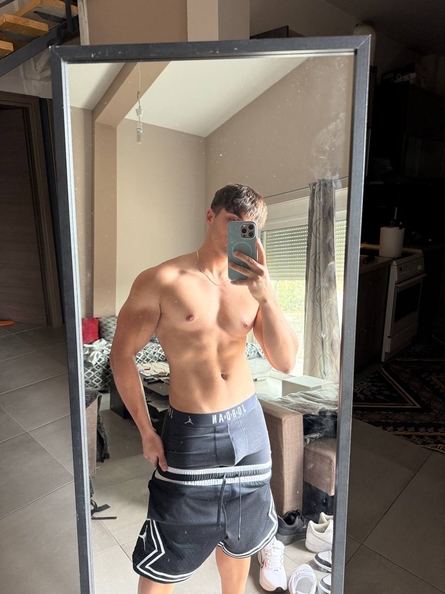 BriannaCalls's tweet photo. Sometimes a man in a boxers is hotter than a man naked https://t.co/MuZZuaTX9p