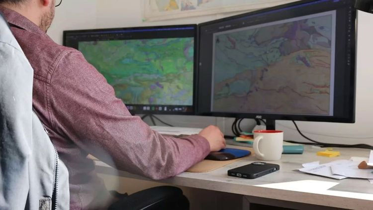 La startup 🇫🇷 Mantle 8 dévoile une technologie (Horex) capable (une première mondiale dit-elle) de produire une imagerie 3D d'un système souterrain d'hydrogène naturel, et qui promet de « rendre l'exploration de ces réserves 10x plus rentable que les méthodes traditionnelles ».