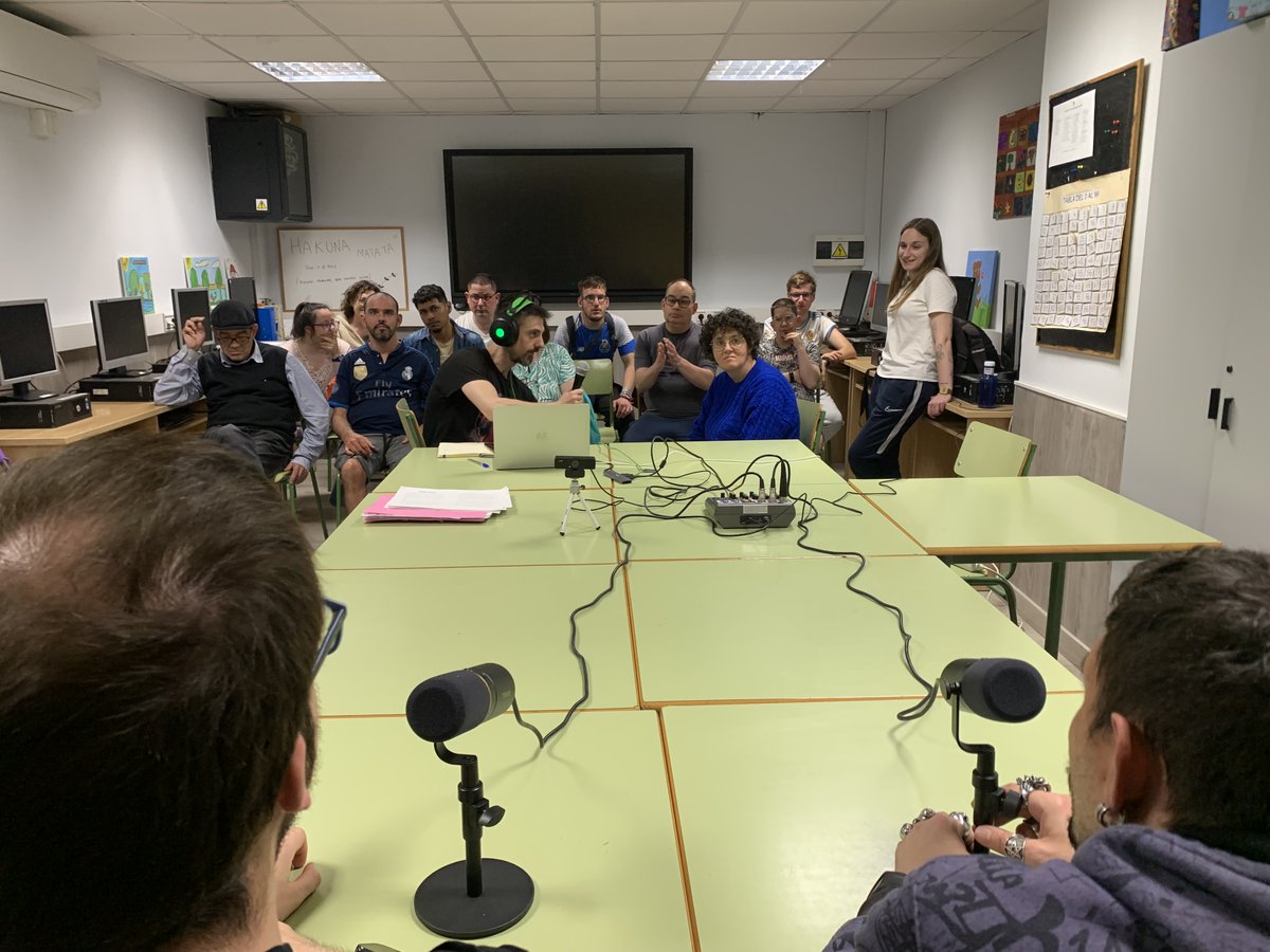 🎙 ‘Enrédate con Kambalache’, un podcast creado y presentado por personas con discapacidad intelectual.

Un espacio abierto y participativo, donde se habla de lo que nos mueve: cultura, emociones, deporte...

🗓Del 5/11 al 17/12
📍Miércoles de 19h a 20h
🔗zaragoza.es/sede/portal/cu…