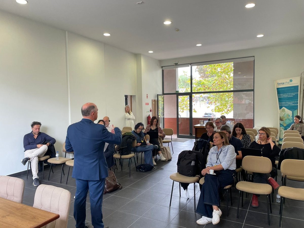 📸A habitação é o tema em destaque da primeira sessão de hoje da comitiva da <a href="/Taula3sector/">Taula Tercer Sector</a>

Acompanhados pelo Delegado Rui Reis, os representantes das entidades catalãs visitaram a Federação Nacional de Cooperativas de Habitação Económica (FENACHE) para conhecer os seus projetos.
