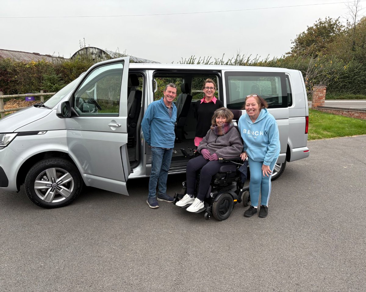 ConversionsTbc's tweet image. Delivery day to Phillipa Wright from Tarporley, Cheshire. 

📸Photo shows Phillipa, her husband and friends. 

We wish Phillipa many happy miles in her new #WheelchairAccessibleVehicle from all the team.

☎️ Call: 0800 999 5090💻Visit: brnw.ch/21wWZHI

#HappyHandover