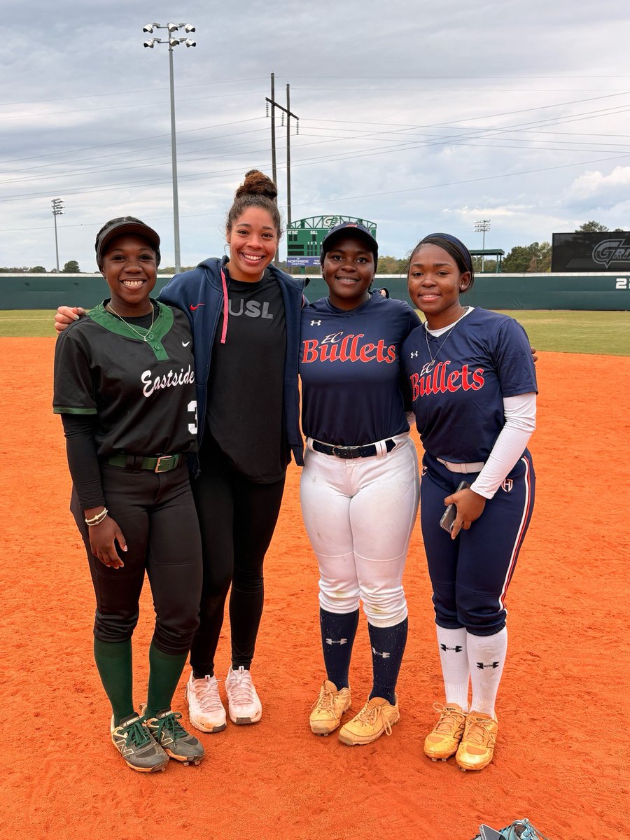 JakyhiaLaw_2027's tweet image. My @ECBulletsBrown teammates and I represented well at @CPIDShowcases on Sunday 10/26/25 and got a chance to work out in front of several college coaches and players. #uncommitted2027 
#fallseasonloading #veteranstributeshowcase #birminghamthunderboltsshowcase