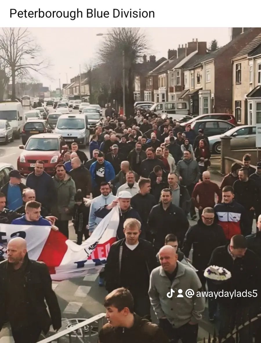 awaydayladsfs's tweet image. Peterborough mob out and about 👊 

#Peterborough #pufc #posh #Peterbroughunited #bluedivision