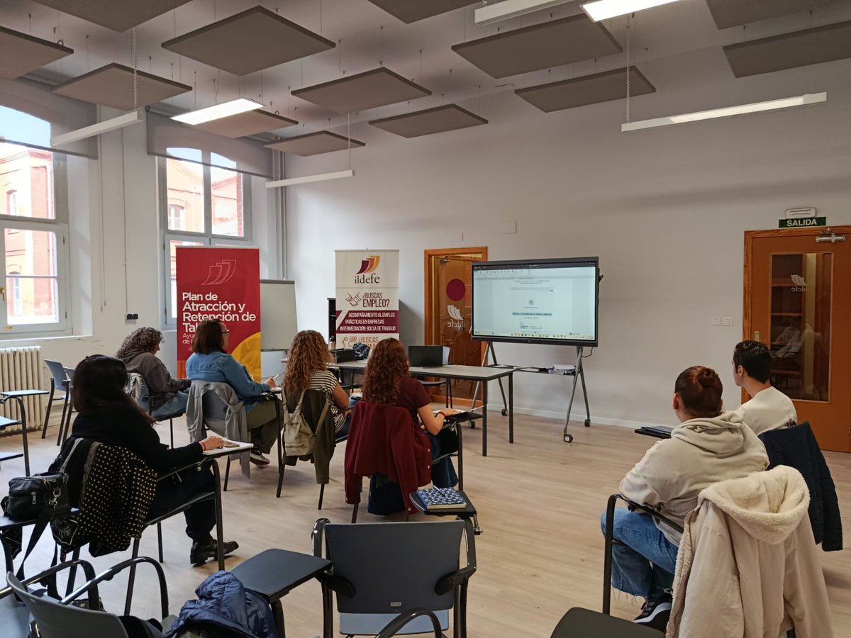 📢 ¡Ya ha comenzado la nueva #LanzaderadeEmpleo de #León! En la que ya participan 20 personas en #desempleo 💼.

👉 Trabajarán para mejorar su perfil profesional, actualizar su #CV, reforzar competencias digitales y ganar seguridad en #entrevistas.

lanzaderasdeempleo.es/articulos/20-p…