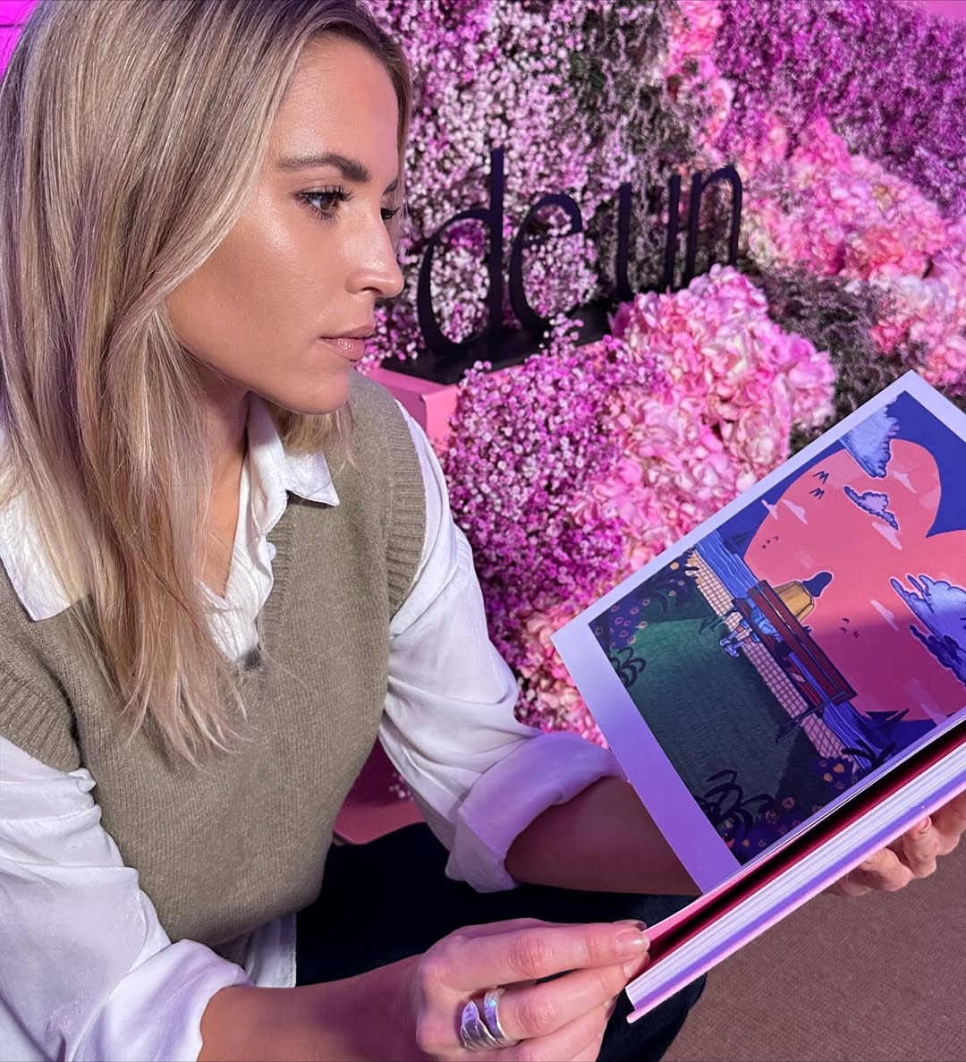 Clickche1's tweet image. 📷Nuestra preciosa Ana Fernández en el evento realizado por @Solan_de_Cabras  y @ContraCancerEs.

#reflejodeuncompromiso rinde homenaje a aquellos que apoyan en la lucha contra esta enfermedad.

 Además, adquiriendo “Reflejo de un compromiso” colaboramos con la asociación.