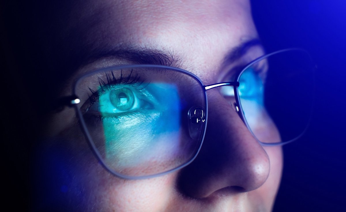 azom's tweet image. The future of displays: retina e-paper matches human vision with 25,000 ppi, full color, and ultra-low energy use. Perfect for next-gen #VR and #AR! azom.com/news.aspx?news… #DisplayTech #AZoM