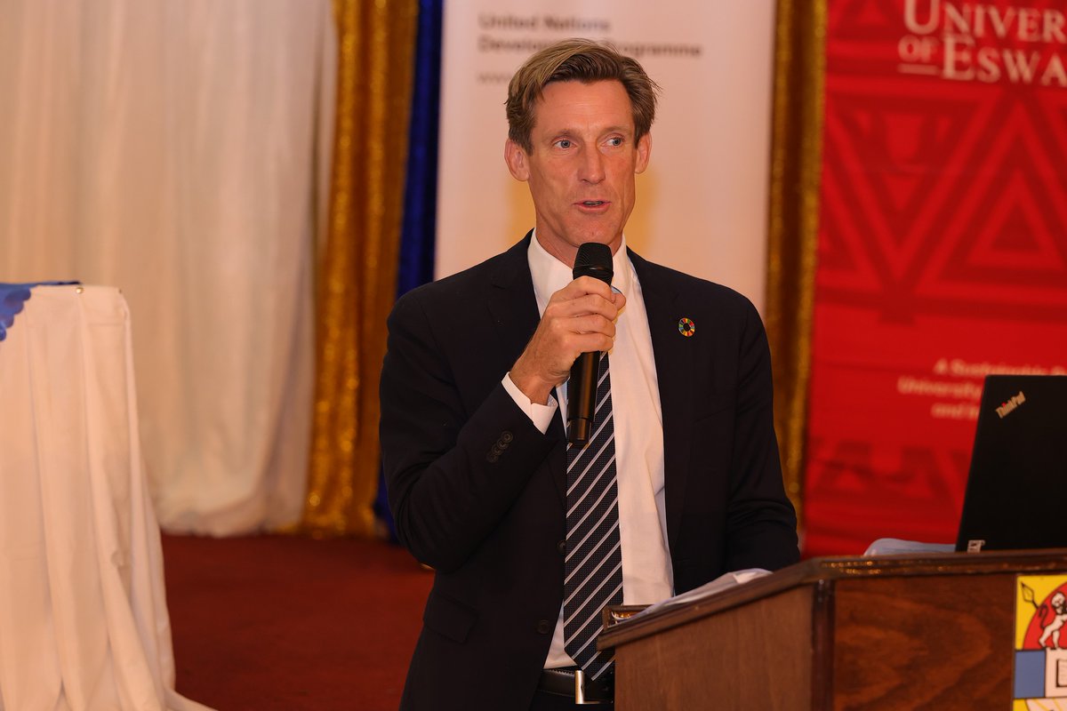 𝐄𝐂𝐀 𝐋𝐚𝐮𝐧𝐜𝐡𝐞𝐬 𝐄𝐜𝐨𝐧𝐨𝐦𝐢𝐜 𝐑𝐞𝐩𝐨𝐫𝐭 𝐨𝐧 𝐀𝐟𝐫𝐢𝐜𝐚 𝟐𝟎𝟐𝟓 𝐢𝐧 𝐄𝐬𝐰𝐚𝐭𝐢𝐧𝐢: 𝐀𝐝𝐯𝐚𝐧𝐜𝐢𝐧𝐠 𝐀𝐟𝐂𝐅𝐓𝐀 𝐈𝐦𝐩𝐥𝐞𝐦𝐞𝐧𝐭𝐚𝐭𝐢𝐨𝐧

Today, <a href="/ECASROSA/">ECASROSA</a>, in partnership with <a href="/eswatiniuni/">University of Eswatini</a> ,@UNDP_Eswatini &amp; the Central Bank of Eswatini, officially