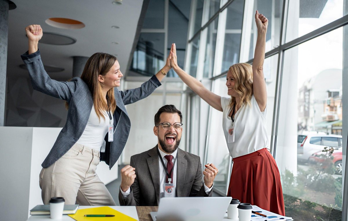 falexdesigns's tweet photo. Most businesses don’t lose clients because of bad services. They lose them because of a bad first impression.Your website is that first impression. If it’s slow, outdated, or unclear people move on. Get a website that builds trust, converts visitors, and grows your brand #website https://t.co/wjIXhS3YvA