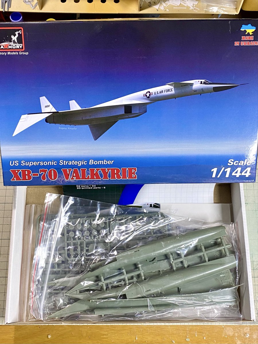 SKIKE様用•*¨*•.¸♬︎ ZETA ZE70-6011 エクスプローラーウィンドシールド ライト