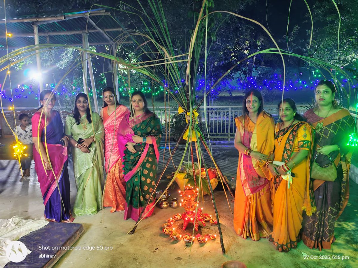 क्षेत्रक मुख्यालय, सशस्त्र सीमा बल, गोरखपुर संदिक्षा परिवार की ओर से समस्त देशवाशियों  को  सूर्य उपासना व लोक आस्था के महापर्व छठ पूजा के चौथे एवं अंतिम दिन उषा अर्घ्य की हार्दिक शुभकामनाएं। <a href="/SSBFTRLUCKNOW/">SSB FTR LUCKNOW</a> <a href="/SSB_INDIA/">Sashastra Seema Bal</a>