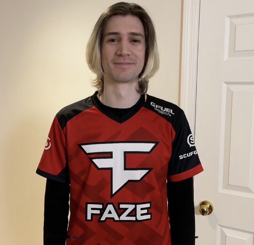KiloHatesU's tweet photo. @FaZeClan @SilkySzn @kaysan @YourRAGEz @jasontheween @StableRonaldo @LacyHimself @FaZeAdapt https://t.co/lQkUj20jxe