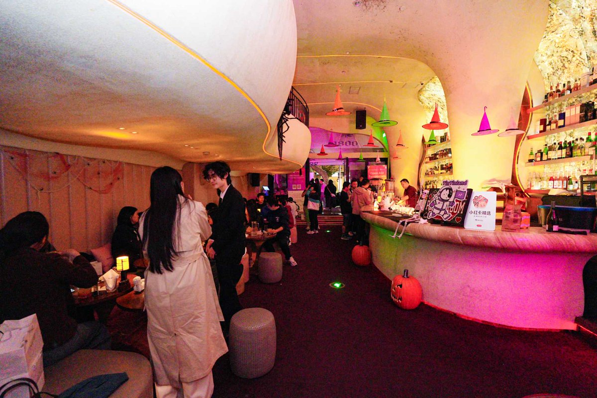 周末去参加了 <a href="/OurTinTinLand/">TinTinLand</a> 和 <a href="/SentientAGI/">Sentient</a> 举办的 Open AGI。从技术角度看，Sentient的开放AGI模式确实有其独特价值，但其实这种模式面临的挑战也不小。最近看到他们在NeurIPS上的4篇论文，研究方向集中在多智能体协作和去中心化AI安全，这些确实是当前AI发展的关键瓶颈。 <a href="/Anitahityou/">Anita AGI/acc</a> <a href="/KaitoAI/">Kaito AI 🌊</a>