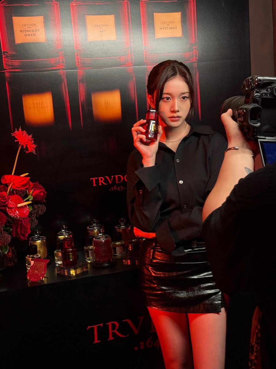 staycglobals_'s tweet photo. 251028 j instagram update 
❤️🖤

#Trudon #NuitRouge #TrudonCollection #트루동 #누엣루즈 @trudon 
🎵 doja cat - gorgeous 
🔗 https://t.co/A7fgO0Eo5C https://t.co/U9D2CuzPLi