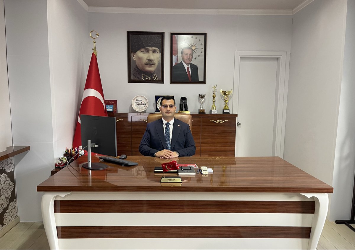oguzlargovtr's tweet photo. İçişleri Bakanlığımızın 16.10.2025 tarihli onayı ile ilçemize atanan Kaymakamımız Sayın Serkan TOKUR, 27.10.2025 tarihinde görevine başlamıştır. https://t.co/XRmJdAwnlD