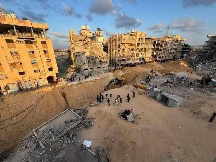Hamas is pathetic....

What you see here is nothing but a show for the media. The body of the deceased hostage handed over last night was actually recovered from a building, then covered with sand and staged. 

When the Red Cross arrived, they pretended to have just recovered it