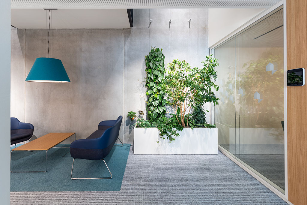 Architizer's tweet image. A preserved historic façade conceals a complete workplace transformation, where new structures and flexible offices are inserted like a hidden layer behind the original architecture.

📍Vienna, Austria
 
Project by: RATAPLAN - Architektur ZT GmbH
Details: hubs.la/Q03QlYY30