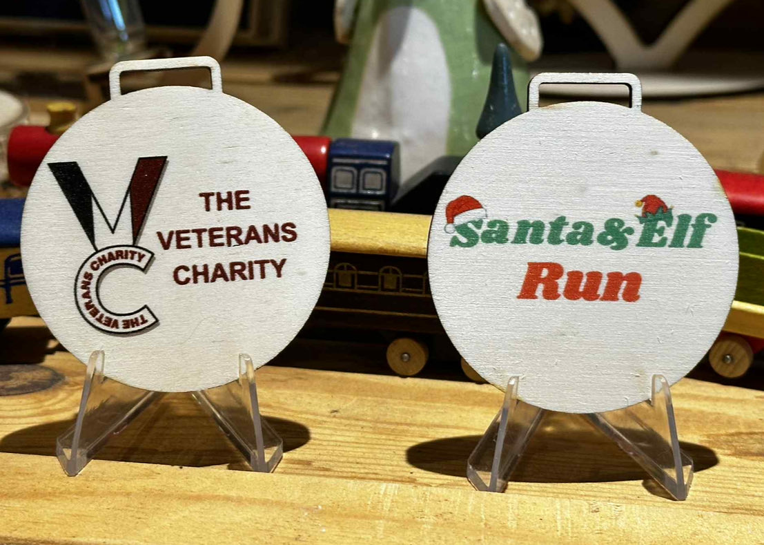 VETERANSCHARITY's tweet image. 🎅🧝 It’s time to get festive AND fit!
Join the Santa &amp;amp; Elf Run at Rock Park on Sun 7 Dec 🎄
🏃‍♀️ Santas = 2 laps | Elves = 1 lap
🕤 Check-in 09:30–10:30 | 🏁 Start 11:00

🎟️ Register: santaandelfrun.eventbrite.co.uk

#SantaAndElfRun #FestiveFunRun #NorthDevon #VeteransCharity