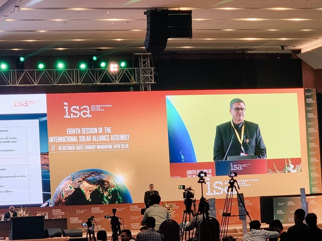 RamanP_85's tweet photo. PM Modi’s vision of *One World, One Sun, One Grid* echoed by **President Murmu at ISA**, uniting 125 nations under one solar mission. 🌍☀️
#ISA8 #Modi #PresidentMurmuAtISA https://t.co/9p08wiWbg0