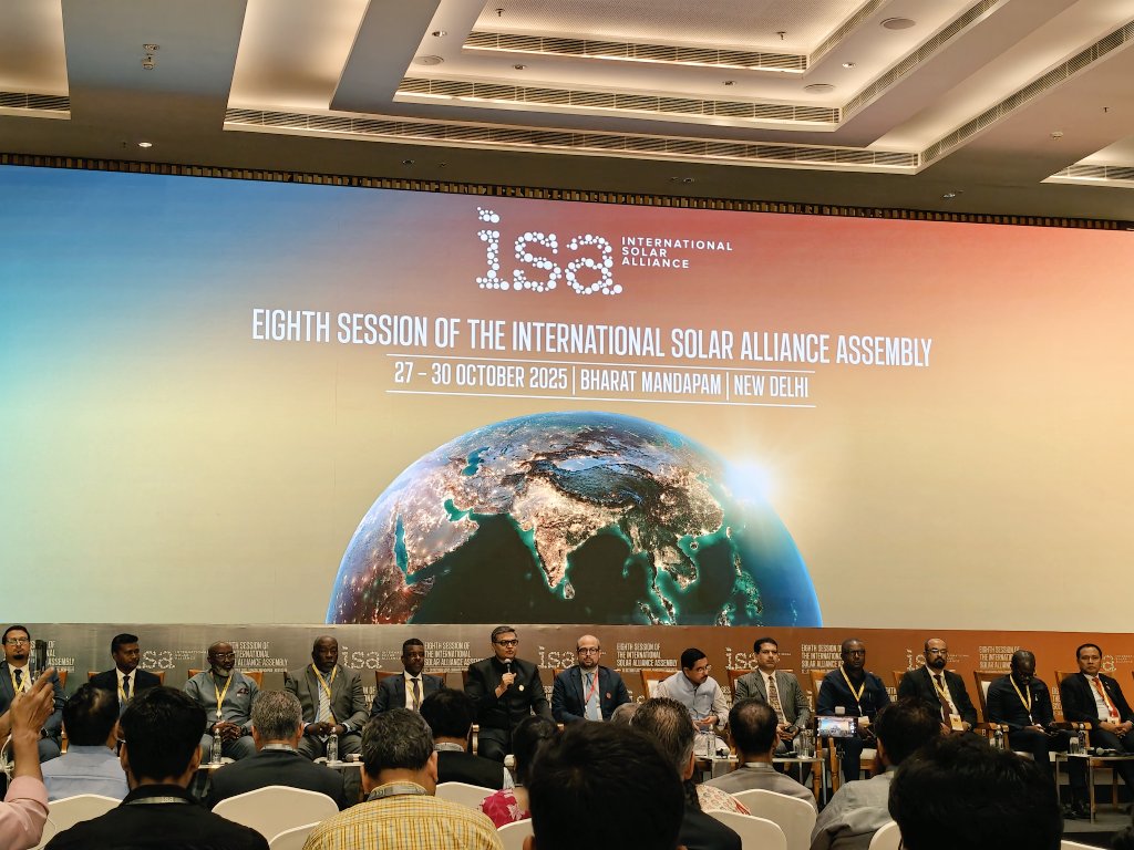 RamanP_85's tweet photo. PM Modi’s vision of *One World, One Sun, One Grid* echoed by **President Murmu at ISA**, uniting 125 nations under one solar mission. 🌍☀️
#ISA8 #Modi #PresidentMurmuAtISA https://t.co/9p08wiWbg0