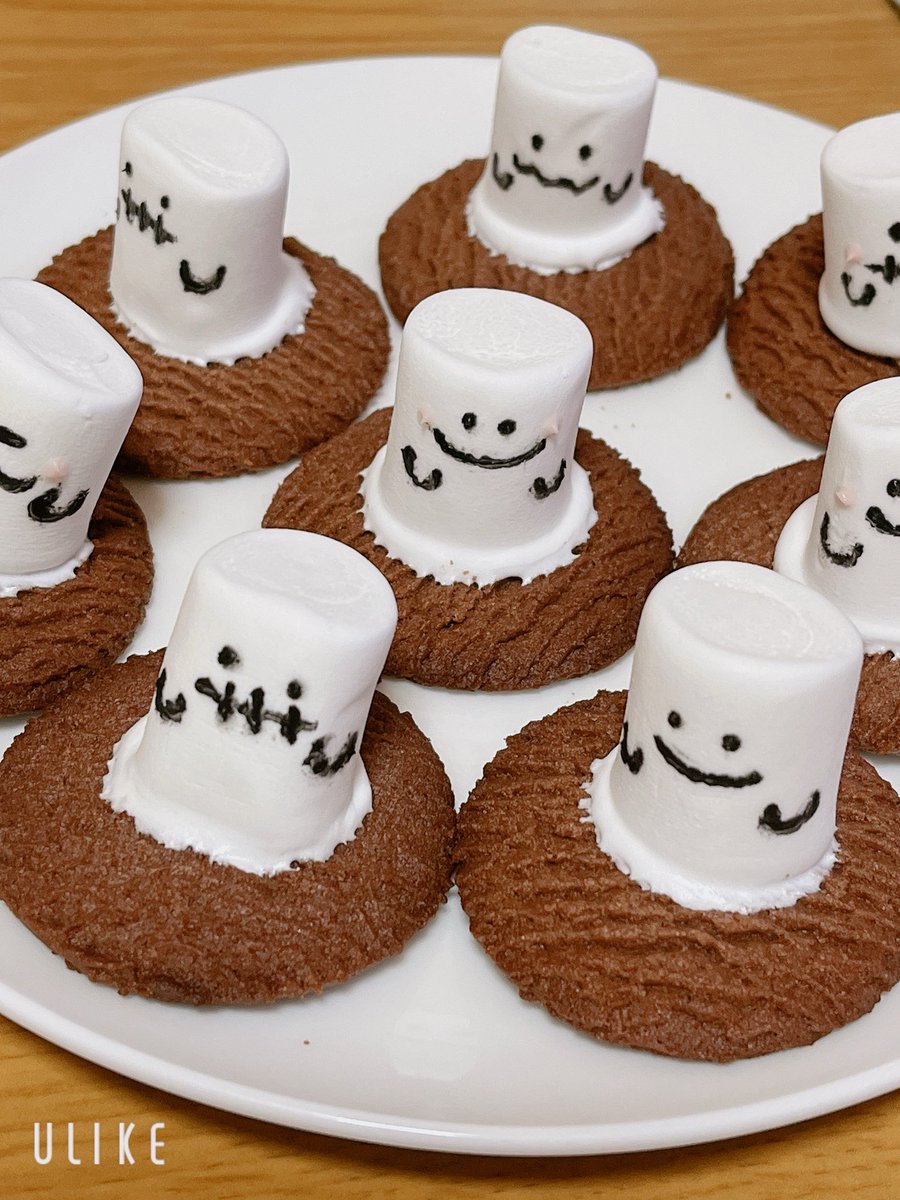 coco_rt_ron's tweet photo. 間に合わせハロウィンお菓子作った🎃
職員さんに配るんだ🎶( ◜ω◝و(و🎶 https://t.co/uk9oPPALEC