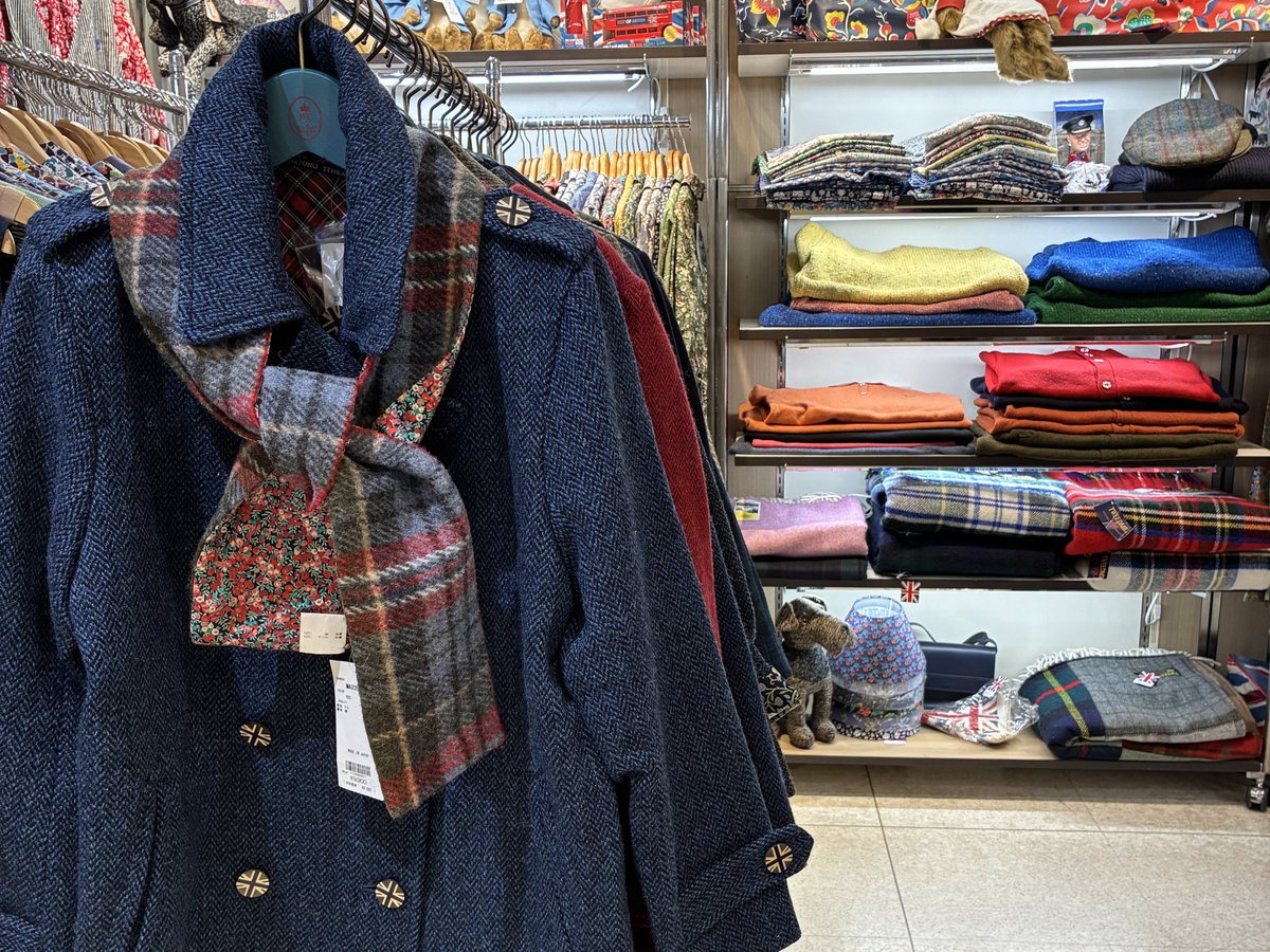 🇬🇧英国展 in ジェイアール京都伊勢丹🇬🇧

みなとのてんらんかい🎄
アパレルをはじめクリスマスを感じる雑貨も取り揃えています🎅
寒くなるこれからの時期、英国伝統の暖かく上質なコートを着て楽しくhotに過ごせること間違いなし☃
詳しくはこちら↓
mistore.jp/store/kyoto/ev…