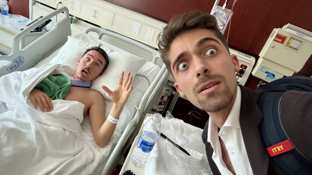 CryptoKidcom's tweet photo. Visited @TheMoonCarl at the hospital after his collar bone surgery…

Here is the update 👉 https://t.co/WyD9ouuJCg https://t.co/GCdCoIHhXm