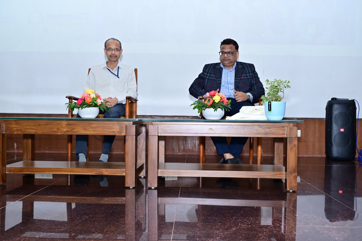 csir_ncl's tweet image. Dr. Rahul Purwar, Professor at IIT Bombay, delivered the Prof. J. W. McBain Memorial Lecture at CSIR-NCL, Pune, on “First ‘Make in India’ CAR-T Cell Therapy – From R&amp;amp;D to Clinic to Market.”
@CSIR_IND  @AshishLele3467 
#CSIRNCL #McBainLecture #CARTCellTherapy #Innovation