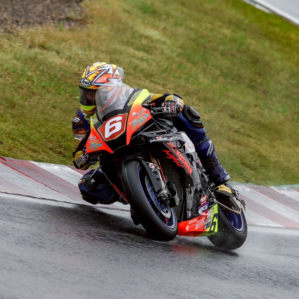 【全日本ロードレース選手権 最終戦
　　　　　　　　　　　in 鈴鹿サーキット】

弊社代表ホソカワシャッチョサン✌️が、
サポートチーム＆ライダーの応援に行ってまいりました。

ST1000クラスには、RC甲子園仕様のニューカラーで参戦した
ゼッケンNo.6 AKENO SPEED・RC KOSHIEN