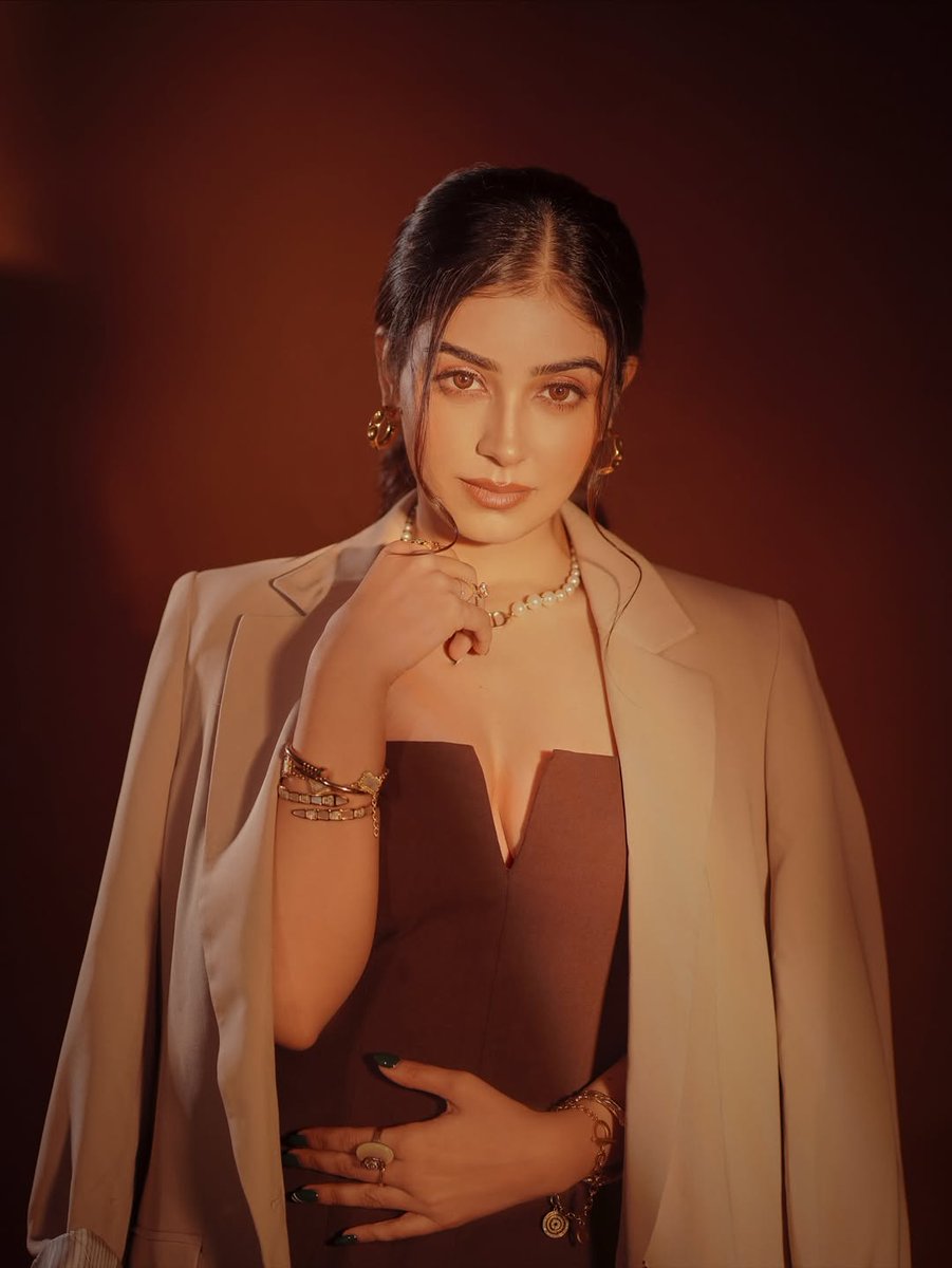 HungamaStudios's tweet image. Actress @thetwinklearora steals hearts yet again — pretty, powerful, and oh-so-confident! Punjab’s Crush is in her element. 💖✨
#TwinkleArora #PunjabsCrush #GlowVibes #QueenEnergy