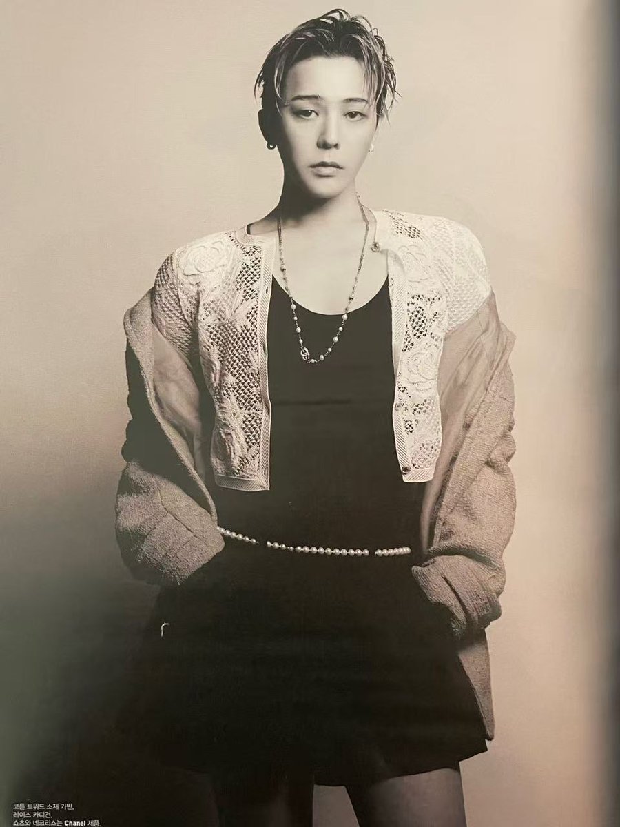 onlyjiyongie's tweet photo. Where is everyone GD is in skirt again and yall sleeping https://t.co/wOg73W7Cpl