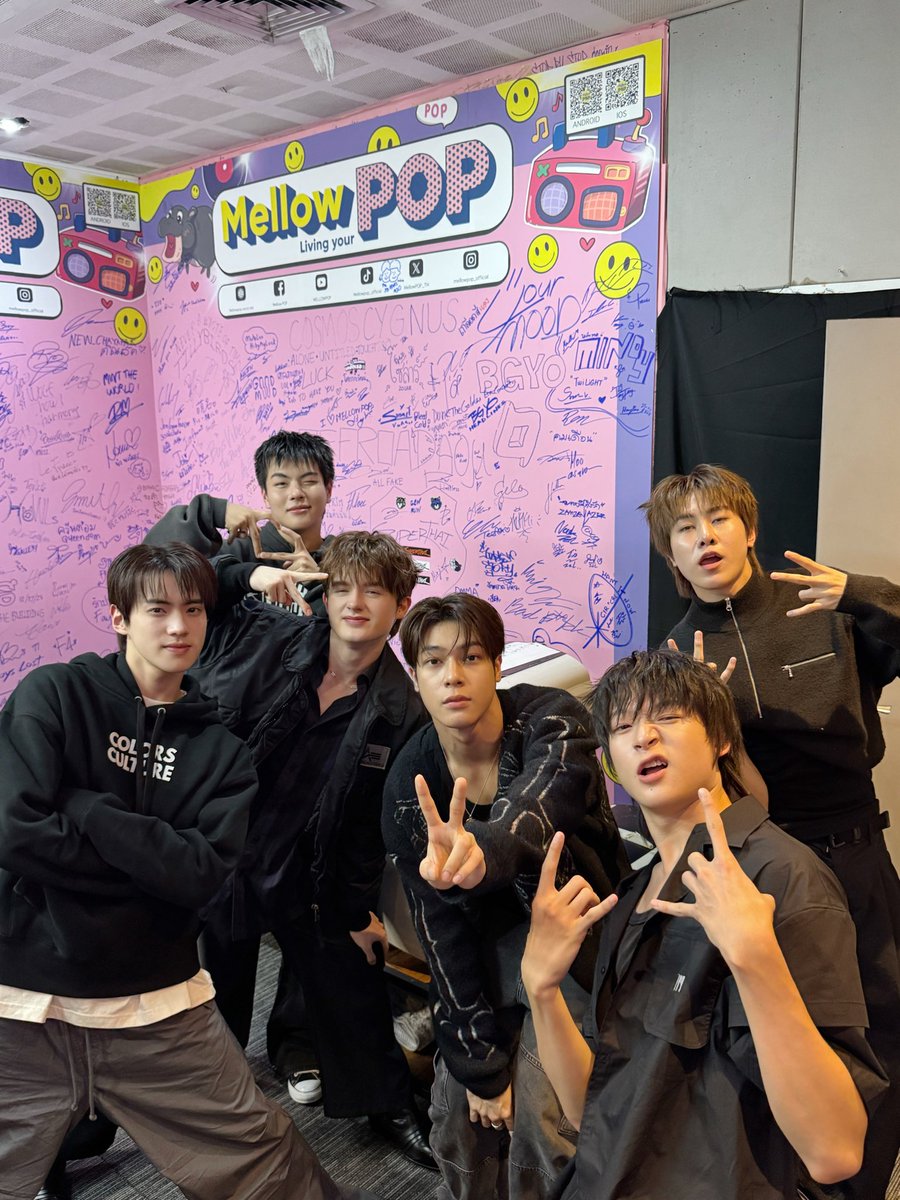 CIRCRL's tweet image. ขอขอบคุณ @MellowPOP_TH ที่ให้โอกาสพวกเรา ‘แซม เลออน พาย พี ติวเตอร์ เบ็น’ CIR*CRL มาพูดคุย และโปรโมตเพลง ‘WANT IT NOW’ ในรายการ ‘Mellow POP ช่วง Idol Play Room’ มาก ๆ เลยนะครับ 🤍⭐️

และขอขอบคุณแฟน ๆ ทุกคนที่ส่งกำลังใจมาให้กันจากทางบ้านด้วยนะครับ 🫶🏻

🐬🐼🦊🐶🐺🐱
#MellowPOP