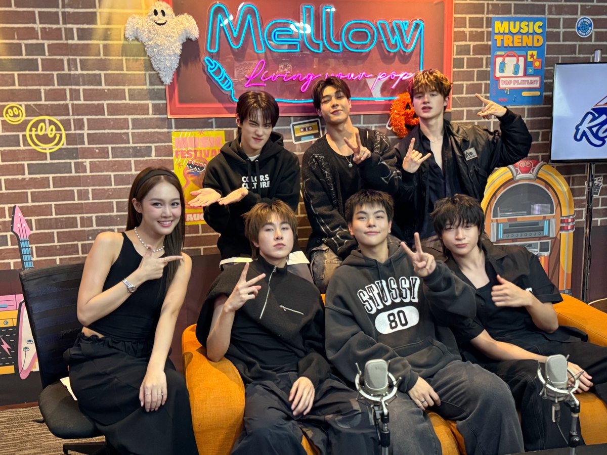 CIRCRL's tweet image. ขอขอบคุณ @MellowPOP_TH ที่ให้โอกาสพวกเรา ‘แซม เลออน พาย พี ติวเตอร์ เบ็น’ CIR*CRL มาพูดคุย และโปรโมตเพลง ‘WANT IT NOW’ ในรายการ ‘Mellow POP ช่วง Idol Play Room’ มาก ๆ เลยนะครับ 🤍⭐️

และขอขอบคุณแฟน ๆ ทุกคนที่ส่งกำลังใจมาให้กันจากทางบ้านด้วยนะครับ 🫶🏻

🐬🐼🦊🐶🐺🐱
#MellowPOP