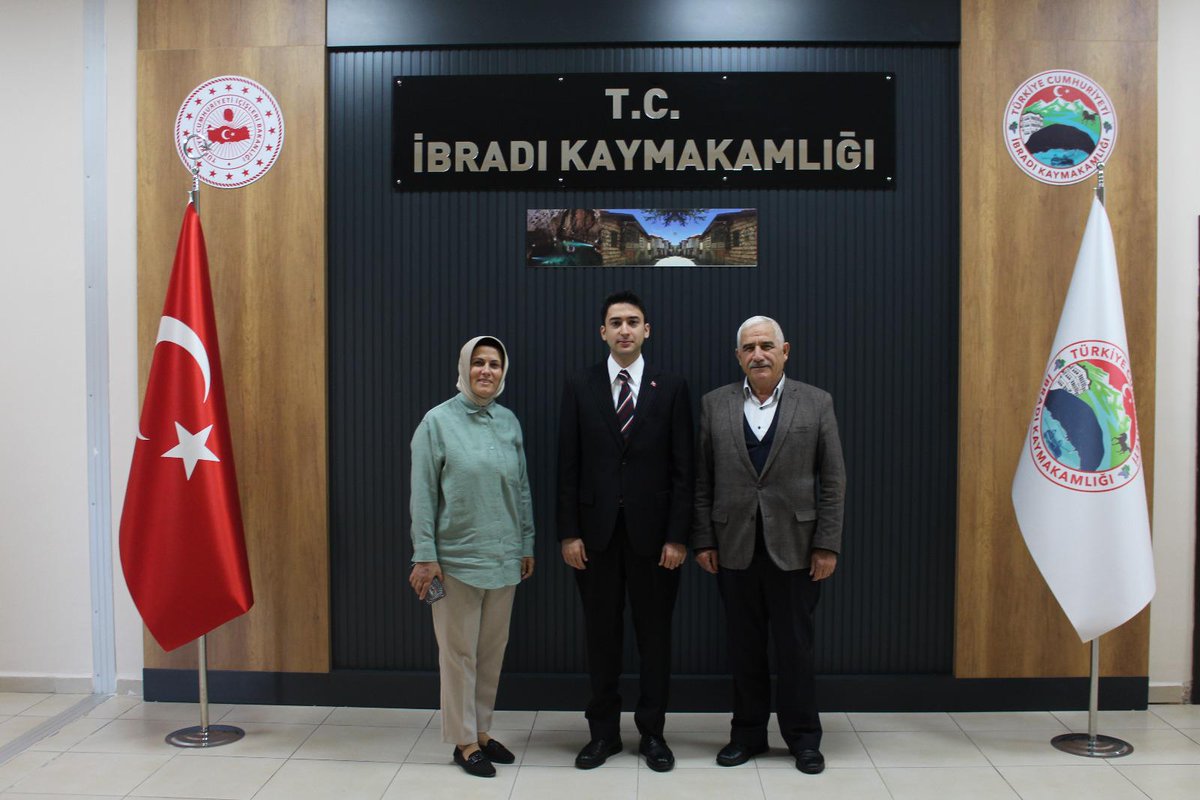 ibradi_k's tweet photo. İbradı Belediye Başkanı Sayın Hatice SEKMEN ve AK Parti İlçe Başkanı Sayın Fahri ÖZALTIN, göreve yeni başlayan Kaymakamımız Sayın Berk ACAR’ı makamında ziyaret etti.

Ziyarette, ilçemize yönelik çalışmalar ve yapılması planlanan projeler hakkında istişarelerde bulunuldu. https://t.co/ya3HIPMKkf