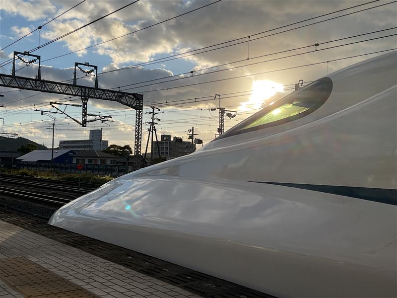 10月下旬の米原駅の風景です。米原駅周辺は寒さが一段と厳しくなります。
皆様、お身体に気を付けてお過ごしください。
＃JR東海　＃米原駅