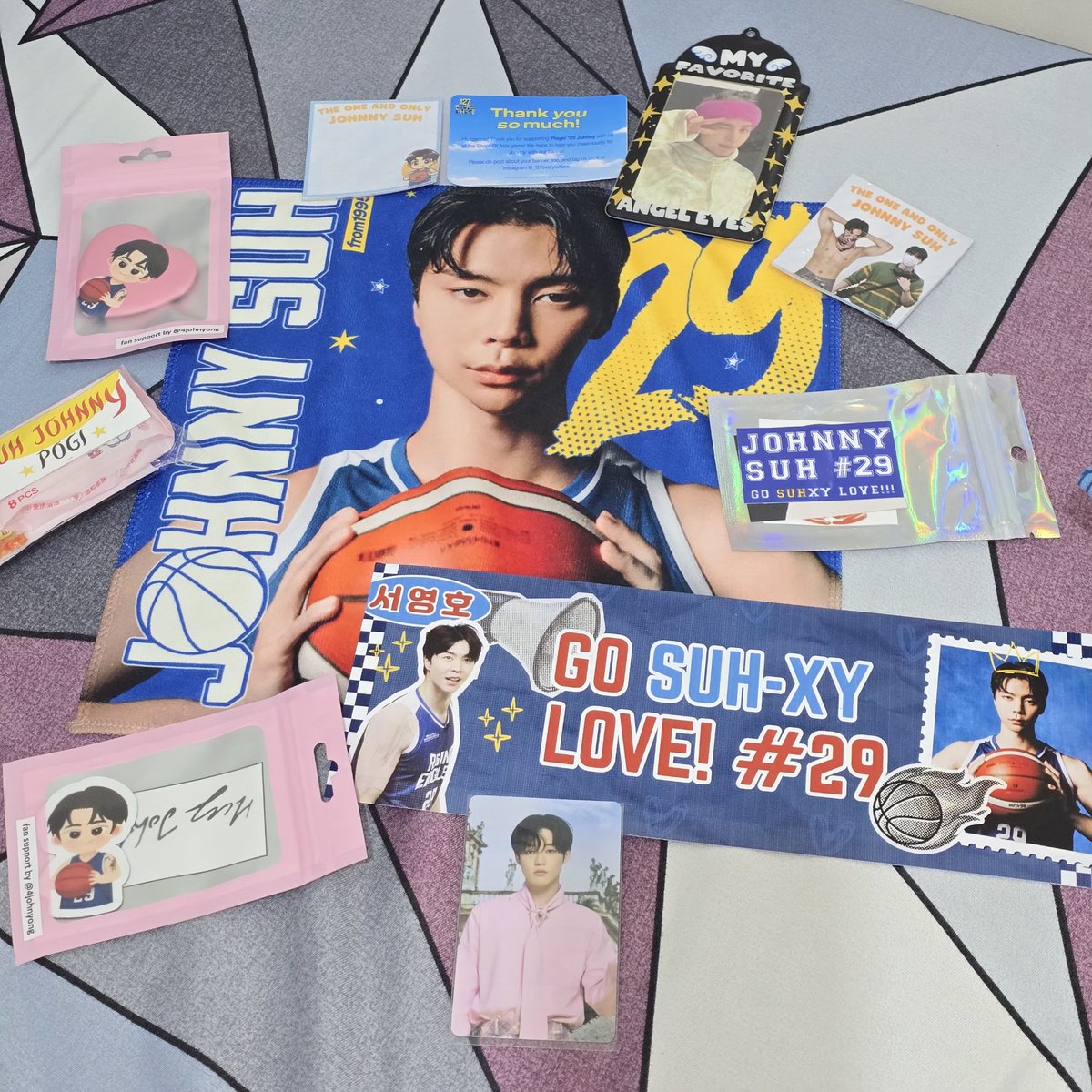 Thank you so much po sa mga nagbigay koo. <a href="/_127everywhere/">127 Everywhere</a> <a href="/4johnyong/">ꕤ</a> <a href="/ba_ba_na_na/">lolik</a> <a href="/zzartoben_/">y❀</a> sayang di ko na kayo naabutan nung dala ko. May remembrance na ako sa ganap ni Johnny sa PH. 💚💚💚