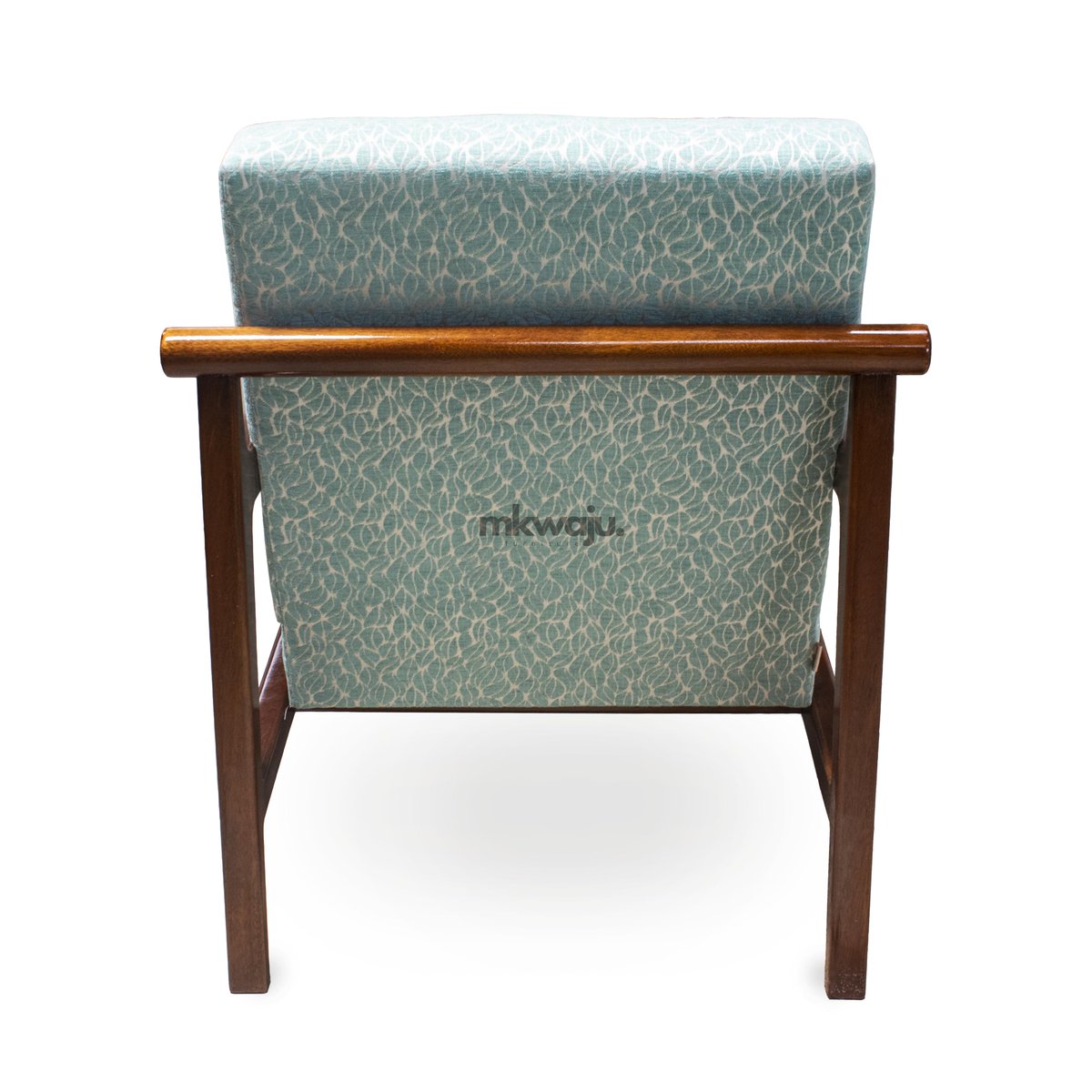 fenwickooko's tweet image. Each joint is hand fitted for stability, every edge meticulously sanded to perfection, and every surface carefully polished or upholstered by hand.