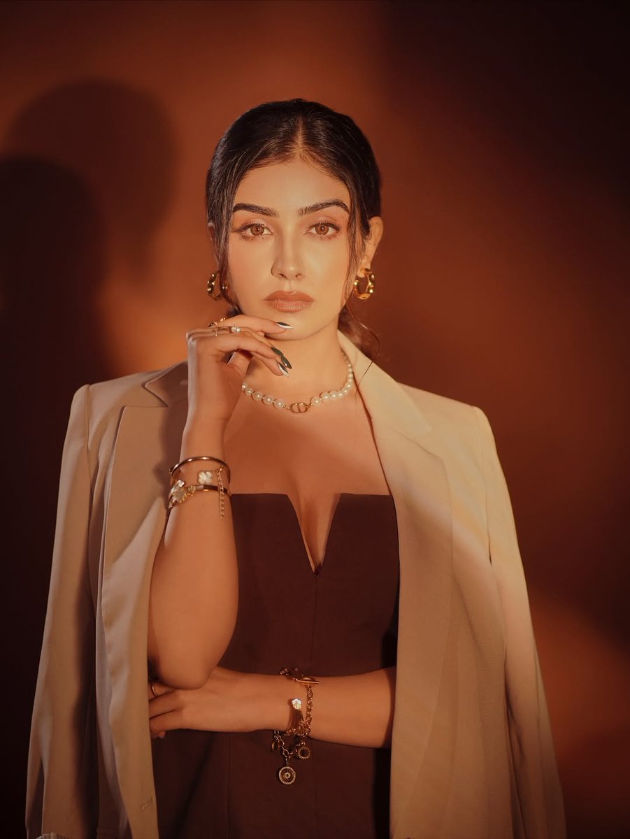 tellychakkar's tweet image. Punjab’s Crush @thetwinklearora looks absolutely amazing — bold, beautiful, and totally in her boss era!🔥
#TwinkleArora #PunjabsCrush #BossVibes #StyleIcon