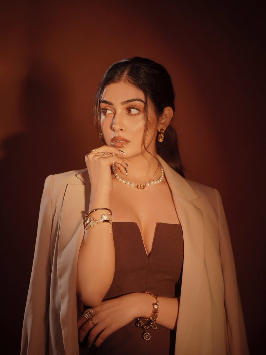 tellychakkar's tweet image. Punjab’s Crush @thetwinklearora looks absolutely amazing — bold, beautiful, and totally in her boss era!🔥
#TwinkleArora #PunjabsCrush #BossVibes #StyleIcon