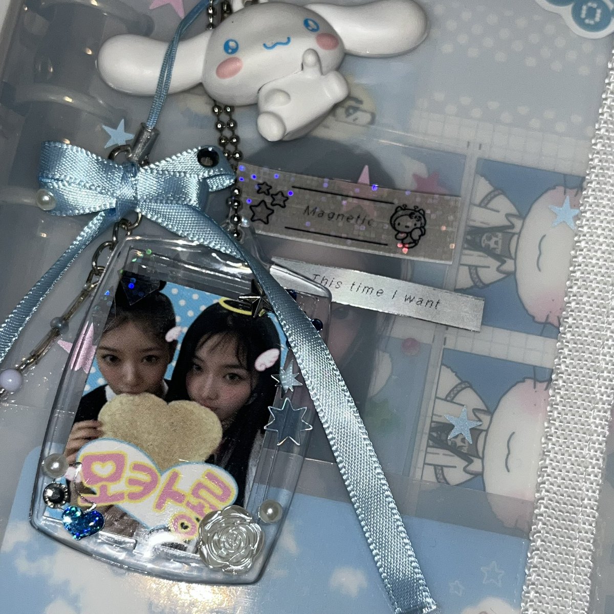 soiwjjekfk's tweet photo. 2025 ILLIT GLITTER DAY ENCORE
#rt 아일릿 글리터데이 앙콘 현장에서 멤버 이름&amp;노래 제목 라벨 나눔합니다🪽

-11/9 막콘
-15set
-장소 및 시간은 당일 타래 공지 https://t.co/fWEHbH1USQ