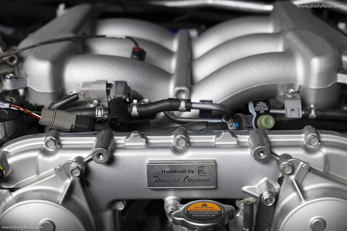 dailyrevs's tweet image. 2025 INFINITI QX80 R-Spec Concept | DailyRevs

Powered by a GT-R–derived 3.8L twin-turbo V6 tuned for 1,000 hp.

Custom widebody, carbon-ceramic brakes, and coilover suspension.

Built as a showcase of Infiniti’s design and engineering freedom.

#INFINITI #QX80 #rspec #dailyrevs