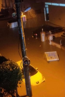 Bergama’da Şiddetli Yağış Hayatı Olumsuz Etkiledi: Başkan Çelik “Tüm Ekiplerimiz Sahada” focagazete.com/bergamada-sidd…