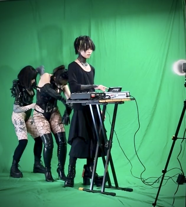 Ness(Eschakra) (@nesseschakra) on Twitter photo 