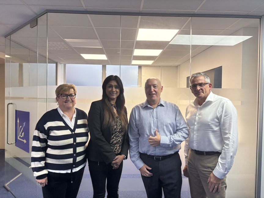 ⭐HMK has struck gold!⭐
We've been named as the ONLY <a href="/Siemens/">Siemens</a> Gold partner in the UK, specialising in #drives and #motioncontrol 
When it comes to Siemens motion, don't settle for anything less than the Gold standard
🔗hmkdirect.com/news/hmk-strik…
#SiemensGoldPartner  #Automation