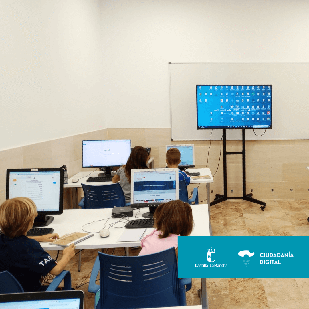 cdigitalclm's tweet photo. En los cursos presenciales, a veces nos toca impartir contenido a las mentes más despiertas, jóvenes e innovadoras. ¡Gracias a nuestro alumnado de Esquivias, que aprendió sobre el uso de dispositivos digitales! 

#CiudadaníaDigital #Esquivias #CompetenciasDigitales #DigComp2.2. https://t.co/e52EN8Hxrp