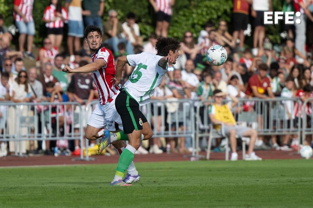 El Racing, líder.

✍️Kike Serrano Mirones
efe.com/deportes/2025-…