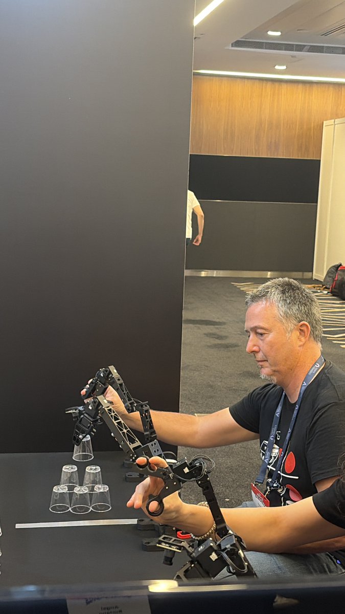 RobotnikRobots's tweet image. ROSCon Singapore it&apos;s getting really interesting!
We’re here on day 2😍😍
@OpenRoboticsOrg