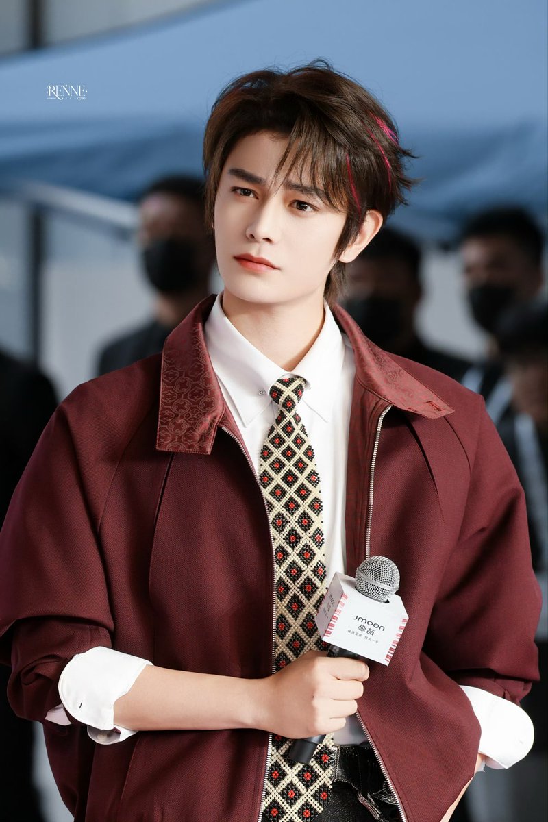 DingYuxi_0720's tweet photo. 28 | 10 | 2025

[trans] It's truly been a long time no see

©•-Reennee

#Jmoon
#极萌品牌代言人
#ติงอวี่ซี #DingYuxi #丁禹兮 #정우혜 https://t.co/bf6JdtduF0