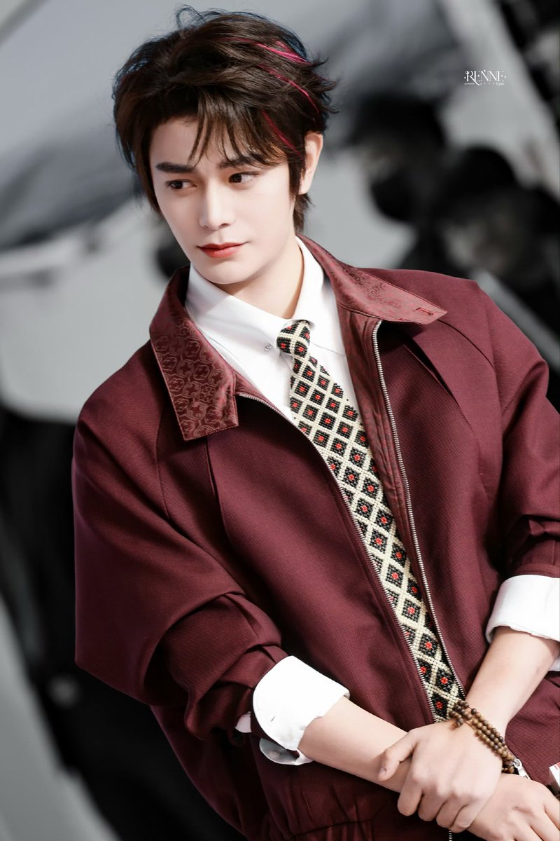 DingYuxi_0720's tweet photo. 28 | 10 | 2025

[trans] It's truly been a long time no see

©•-Reennee

#Jmoon
#极萌品牌代言人
#ติงอวี่ซี #DingYuxi #丁禹兮 #정우혜 https://t.co/bf6JdtduF0